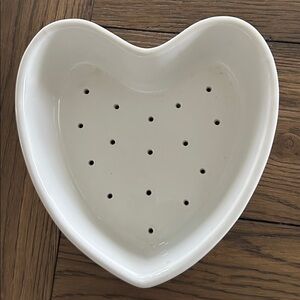 Apilco Porcelain Large Heart strainer